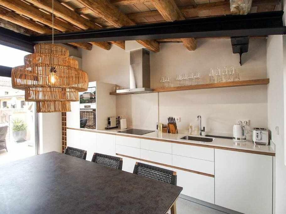 Velo Vern 3 Luxury Penthouse W Views Of City Wall Girona Exterior foto