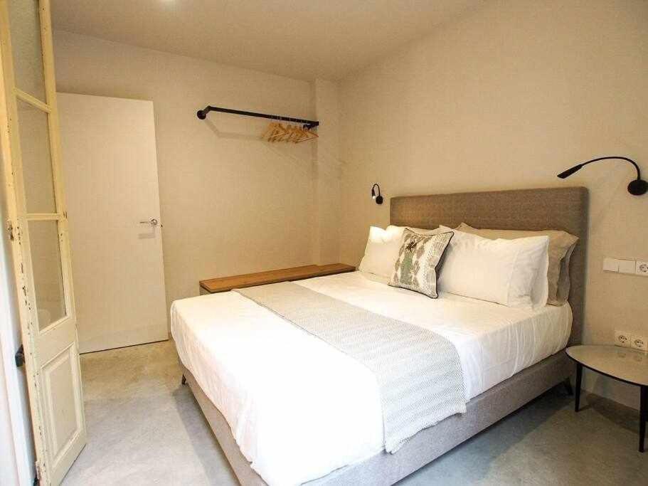 Velo Vern 3 Luxury Penthouse W Views Of City Wall Girona Exterior foto