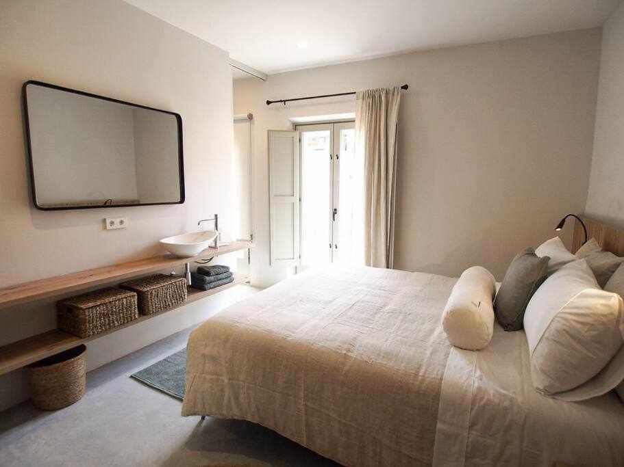 Velo Vern 3 Luxury Penthouse W Views Of City Wall Girona Exterior foto